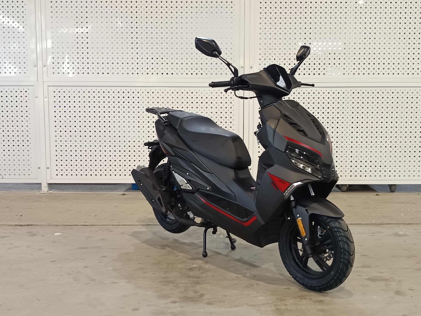 Scuter benzina, motor 50cc, model R9, viteza maxima 45 km/h, Negru