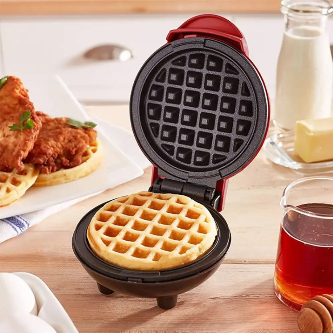 Mini aparat electric pentru gofre si vafe cu placi antiaderente - Design compact rosu