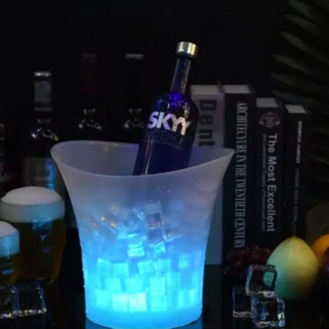 Frapieră cu Bluetooth și Iluminare LED – Portabilă, Elegantă, Multifuncțională