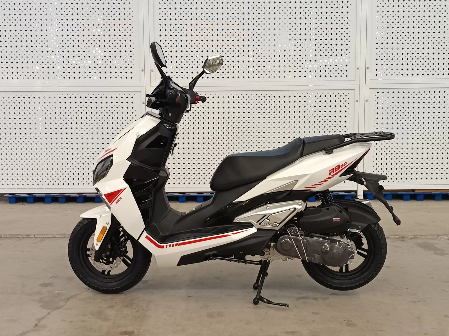 Scuter JRH R9 125CC, viteza 85 km/h, motor EFI, consum redus, alb