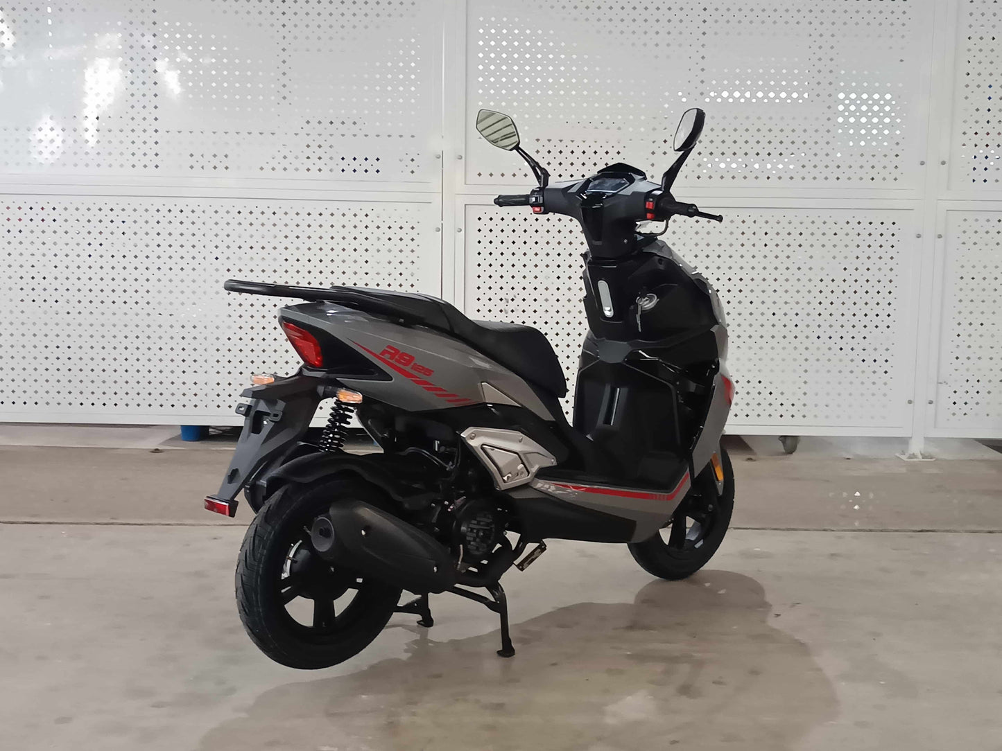 Scuter JRH R9 125CC, viteza 85 km/h, motor EFI, consum redus, gri