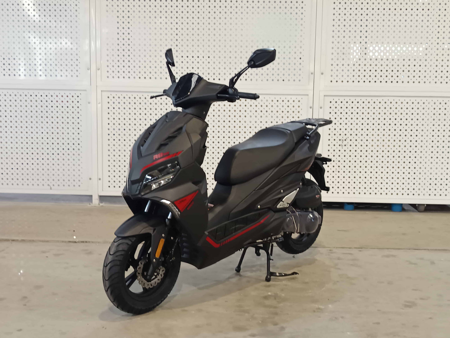 Scuter benzina, motor 50cc, model R9, viteza maxima 45 km/h, Negru