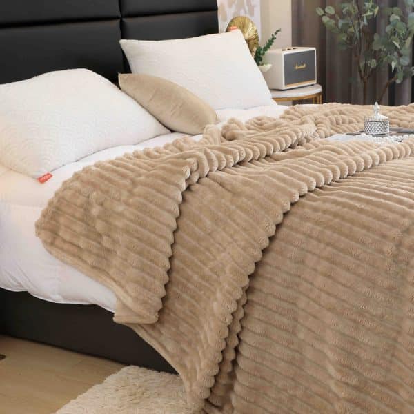 Pătură moale 130×200 cm pentru pat sau canapea – Pled călduros cu model reliefat