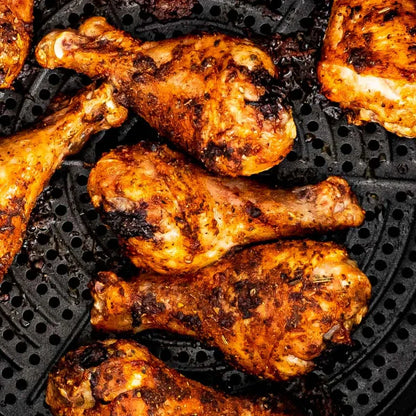 Friteuza cu aer cald AirFryer 3000W, capacitate 6L si afisaj digital + 100 hartii de copt cadou